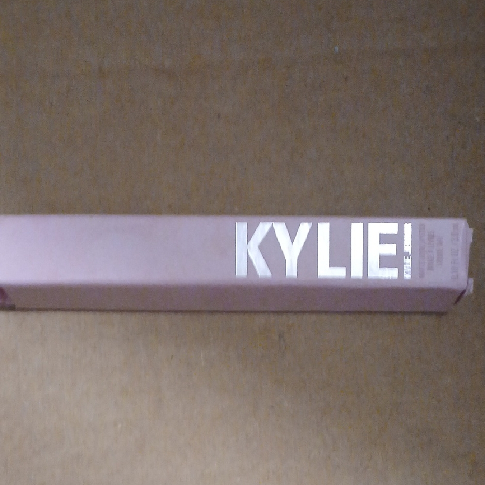 Kylie Cosmetics Lipstick in Pink Packaging